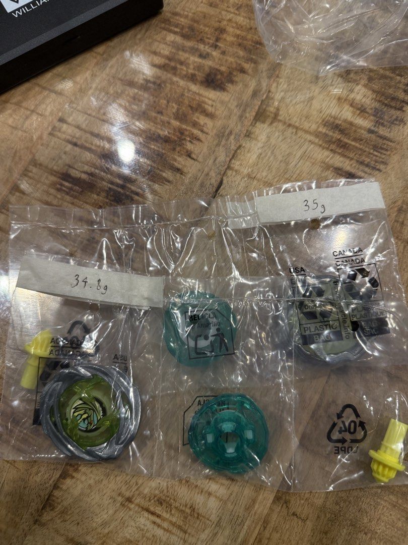 （現貨睇內文）Beyblade X 爆旋陀螺 薯片龍（美版） （分類：動作及對戰玩具）位於 Hong Kong。 由 aukumo. 提交（商品編號 1446657167，圖片 3）。簡介： Beyblade X 爆旋陀螺 （美版） 薯片龍（全新未磅） $350 薯片龍（全新已磅） 34.8 ：$350(sold) 35 ：$450(sold) 35 ：$450 35.1 ：$470 歡迎查詢 ！ 元朗西鐵站交收/SF到付。