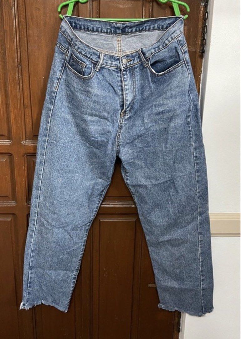 Blue Denim Pants with Frayed Hem (Category: Jeans) located in Cebu City. Submitted by lucypim (Listing ID 1447195378, Image 1). Description: - Classic blue denim pants - Straight leg cut - Frayed hem detail - Comfortable for everyday wear - Best fits waist sizes 29-30 - DM for more info on measurements or questions - Perfect for a casual look.