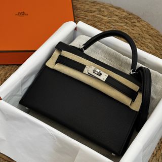 （分類：）位於 。 由 Mirror.Luxury 提交（商品編號 1447150988，圖片 1）。簡介： 。