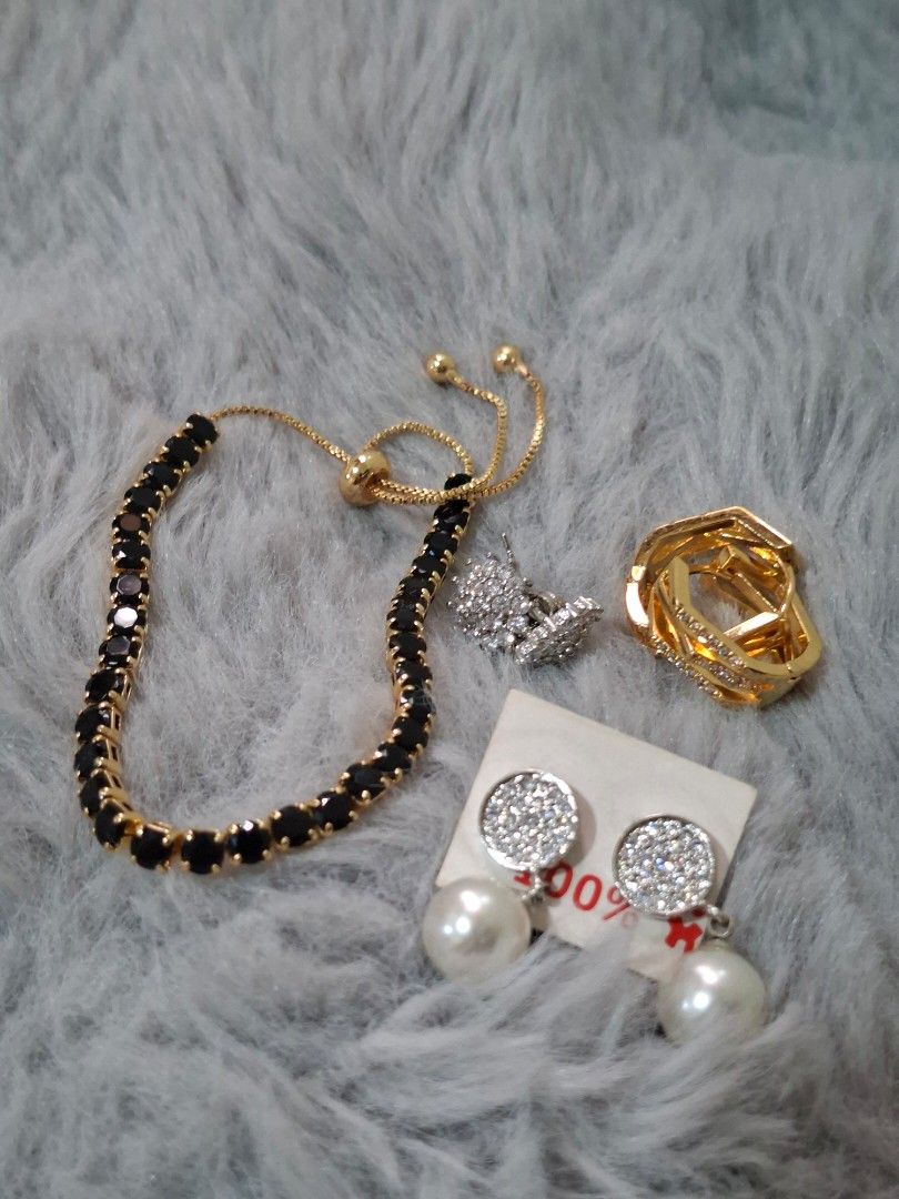 Bundle Accessories (Category: Other Accessories) located in Mandaluyong City. Submitted by sishefashion (Listing ID 1447127462, Image 1). Description: Take all for 480. Original price 950. 1 bracelet 3 earrings. stainless steel, Hypoallergenic, non Tarnish..