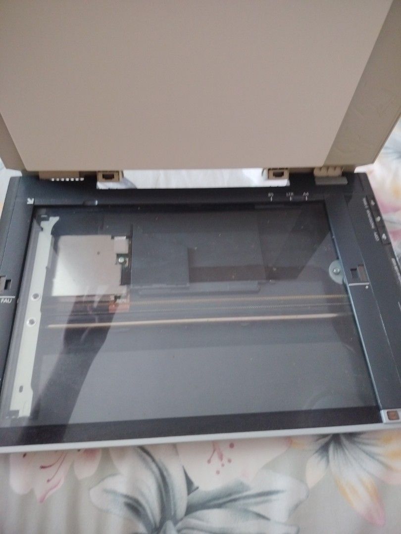 Canon LiDE 220 Flatbed Scanner498106040771553284
