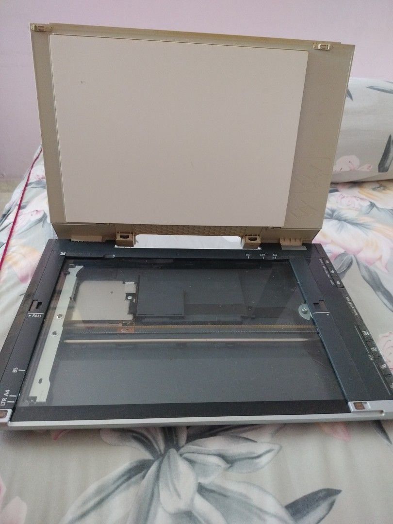 Canon LiDE 220 Flatbed Scanner498106040771553280