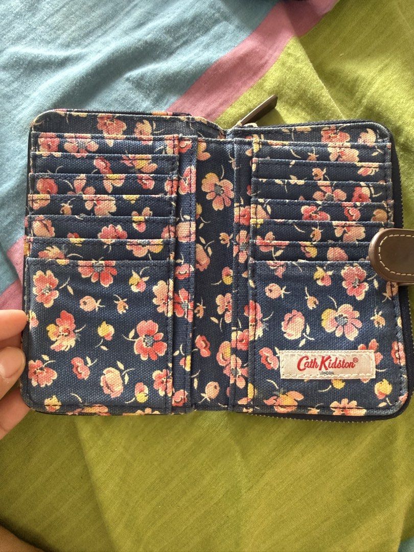 Cath Kidston Floral Zip Around Wallet (Category: Wallets & Card holders) located in Manila. Submitted by kaiiishop (Listing ID 1447128548, Image 2). Description: Original Cath Kidston wallet .