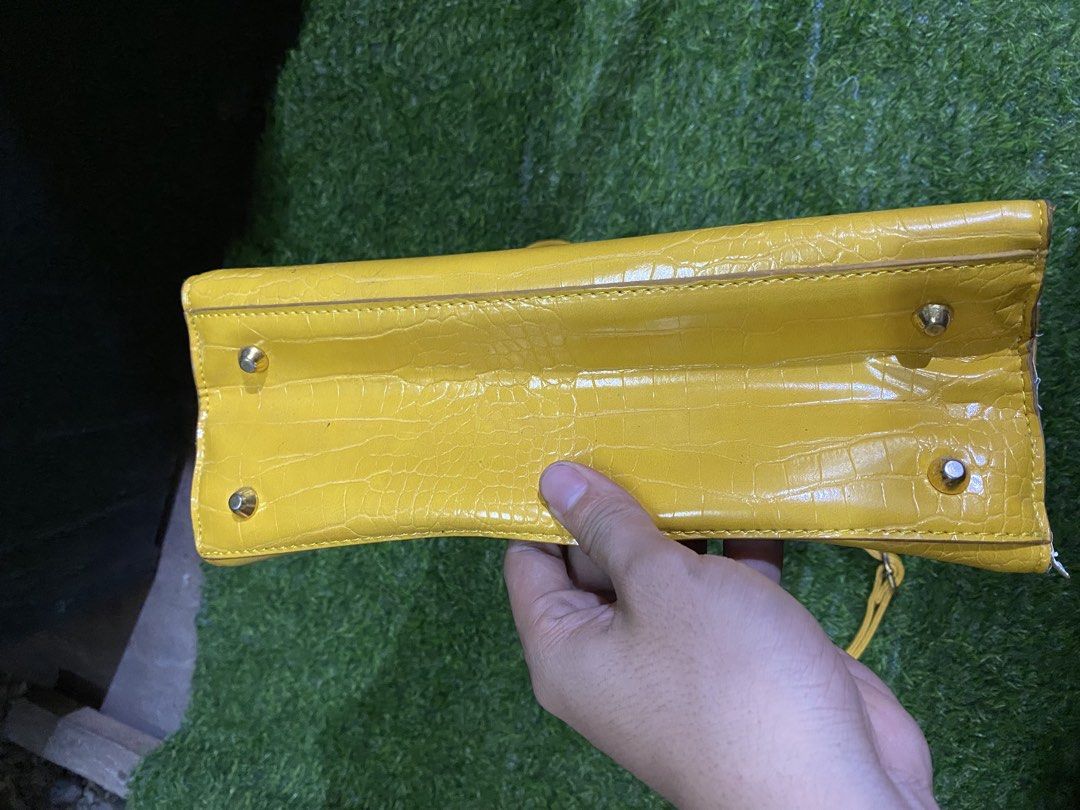 Celine Paris Bag (Category: Luxury Bags & Wallets) located in Davao. Submitted by acilmo (Listing ID 1447173945, Image 3). Description: .