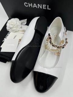 (Category: ) located in . Submitted by fashion.luxe (Listing ID 1447281188, Image 1). Description: .
