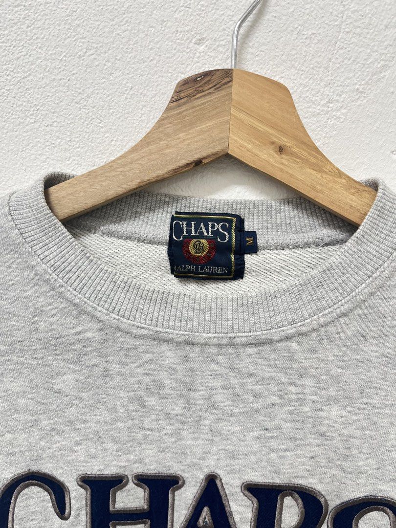 Chaps RL (Category: Hoodies) located in Ketereh. Submitted by ajthrift_ (Listing ID 1447211136, Image 3). Description: #ajt_available . BISMILLAH . 🔥FOR SALE🔥 SIZE M PIT 22.5 LABUH 25.5 CONDITION NICE 8/10 ‼️ SULAM 💰 RM120 ( SABAH/SARAWAK +RM5 ) 📲 01127032849 . ‼️ ITEM COLOUR MAY LOOK DIFFERENT DUE TO LIGHTING ‼️.