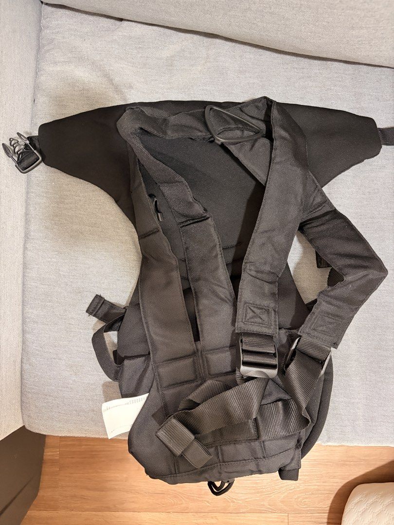 Chicco Easy Fit Baby Carrier (Category: Carriers & Slings) located in Quezon City. Submitted by tc_01 (Listing ID 1447217338, Image 2). Description: Hi! We are selling some of our baby essentials. All items are barely used, clean, and well maintained- most are in like-new condition. RFS: Decluttering MOP: Gcash Pick-up or delivery via lalamove/grab (booked and shouldered by buyer) Location: NCR Message me for inquiries. Thank you!.