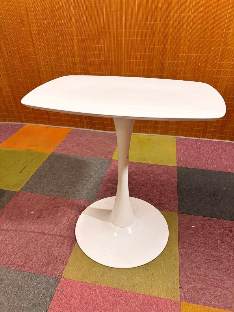 Coffee table (Category: Tables & Sets) located in Meycauayan. Submitted by marygracecasimiro (Listing ID 1447168209, Image 1). Description: Modern White Cafe Coffee Table / Solid Wood Top, Metal Base Dining Table Height Price : 3,500 ✅ 28L x 20W x 29H inches In VERY good condition 🧡.