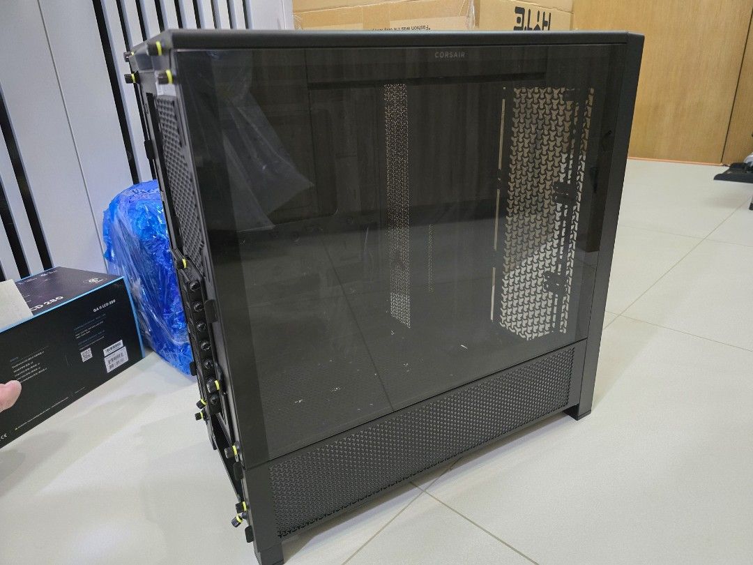 Corsair Frame 4000D mid tower case498241545365114880