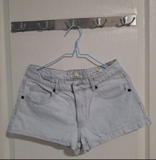 (Category: ) located in . Submitted by yyun22 (Listing ID 1447240400, Image 1). Description: .