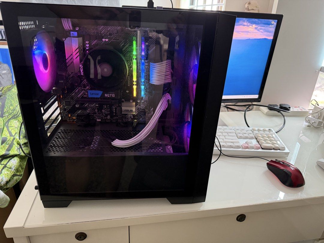Custom Gaming PC with RGB Fans498247619744245760