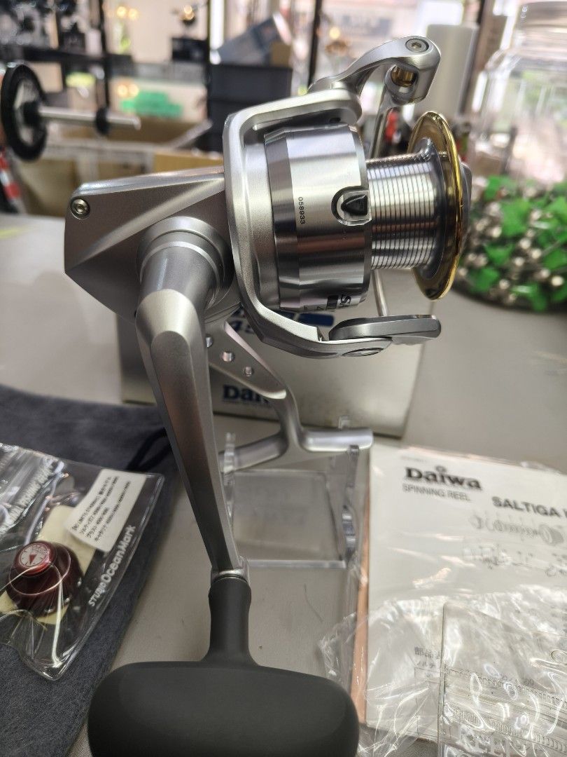 Daiwa saltiga blast 4500, Sports Equipment, Fishing on Carousell