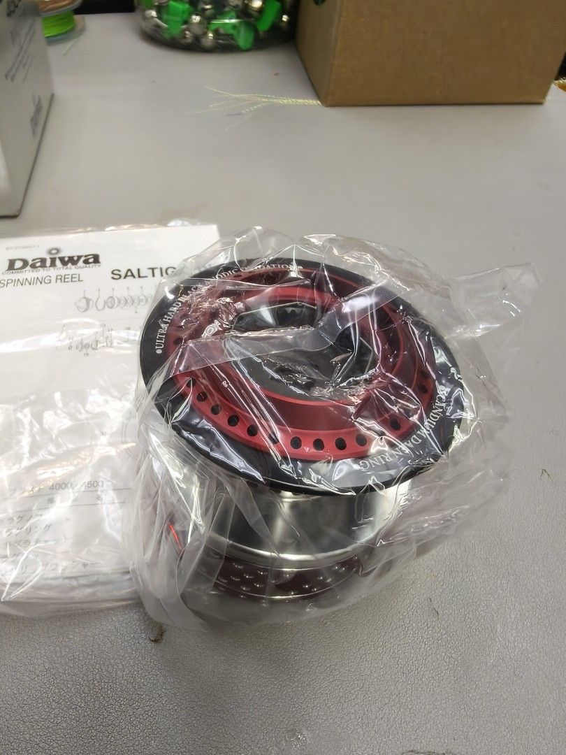 Daiwa saltiga blast 4500, Sports Equipment, Fishing on Carousell