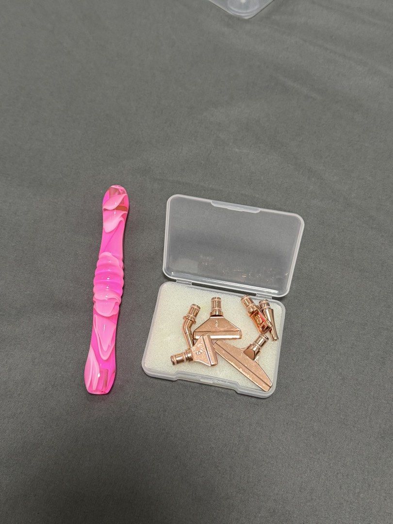 Diamond Painting Tools (Category: Craft Supplies & Tools) located in Makati City. Submitted by hanniiiii_ (Listing ID 1447236583, Image 2). Description: All tools for 200 RFS: Di na nagagamit No actual painting, yung tools lang na ginagamit as shown in photos.