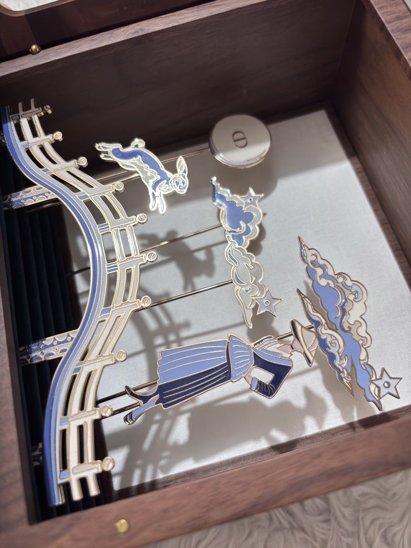 Dior Jewerly Box (Category: Storage Boxes & Baskets) located in Paranaque City. Submitted by dalle_closet (Listing ID 1447127279, Image 3). Description: 2025 Dior VIC Mid-Autumn Festival gift box, which serves as a decorative jewelry storage box and a shadow puppet theatre..