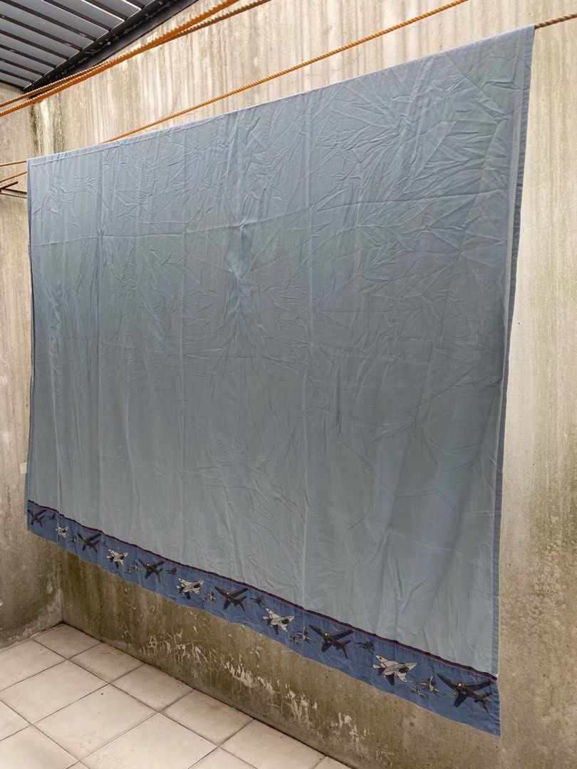Double size bedsheet Dusty blue (Category: Bedding & Towels) located in Makati City. Submitted by indaysukaycloset (Listing ID 1447175977, Image 1). Description: DOUBLE SIZE BEDSHEET - DUSTY BLUE ✈️ ON HAND | TAGUIG 📍 Details: *Double / Full Size ~ 54" x 75" Dusty Blue Airplane border print ✈️ Soft cotton, breathable Pre-loved, lightly used No flaws ₱150 pesos only Note: Need wash muna before use 🤍 Perfect for 2 kids or 1 adult. .