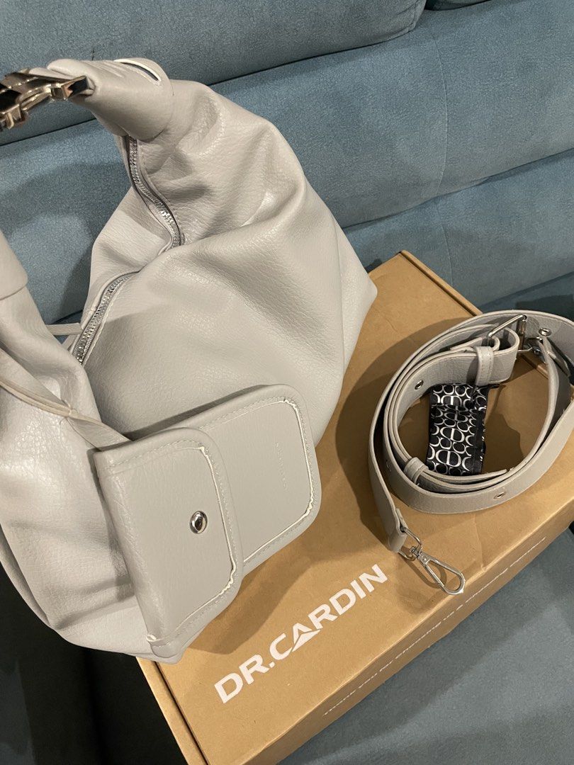 Dr cardin dumpling bag (Category: Tote Bags) located in Bandar Pusat Jengka. Submitted by preloved.jassmine (Listing ID 1447271078, Image 2). Description: .