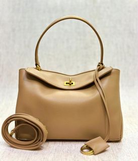 (Kategori: ) berada di . Dikirim oleh brandedboutiquez (ID iklan 1447132415, Gambar 1). Deskripsi: .