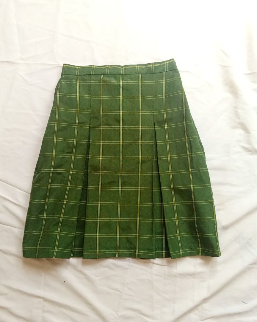 FEU SHS Skirt (Category: Skirts) located in Quezon City. Submitted by foundmode (Listing ID 1447173150, Image 1). Description: -Waist: 25" Length: 20" .