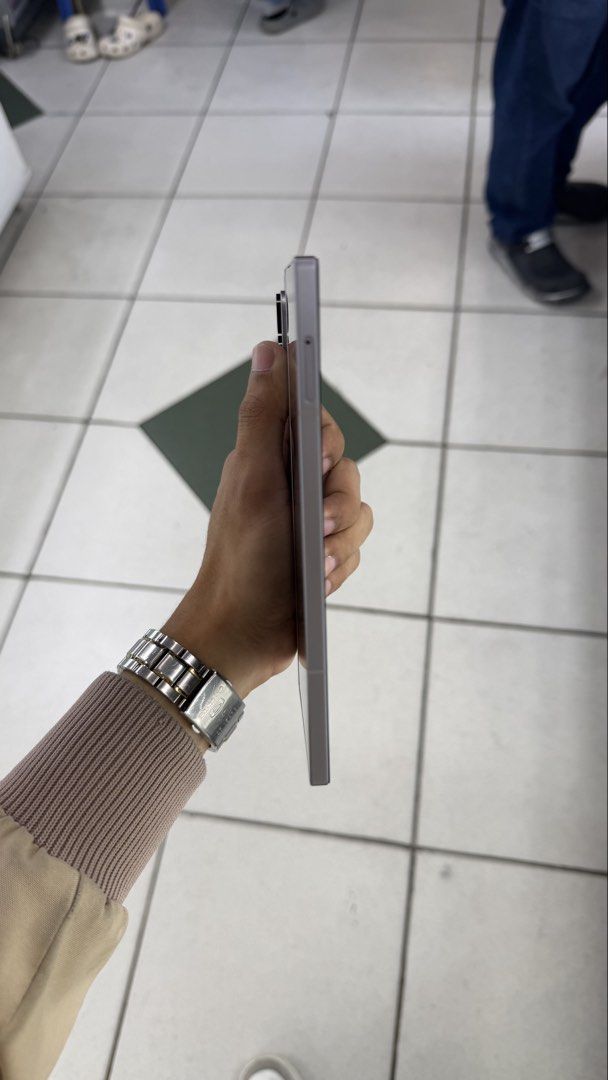 Fold 6 256gb FU with same serial box NTC Approved (Category: Samsung) located in Manila. Submitted by carimgadgets (Listing ID 1447249907, Image 2). Description: .