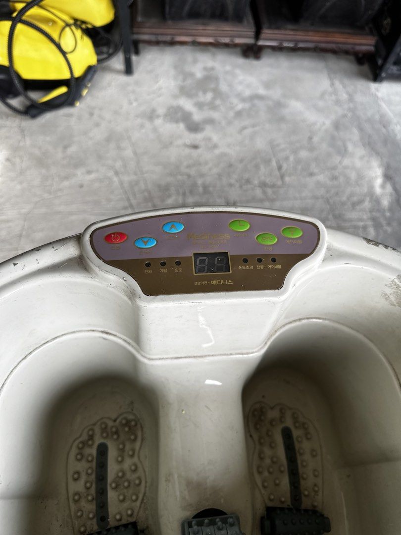 Foot Spa Massager with Digital Display (Category: Massage Devices) located in Apalit. Submitted by aclyd (Listing ID 1447126114, Image 2). Description: - Foot spa massager with digital display - Easy-to-use power and mode buttons - Integrated footrests for comfort - Convenient drain spout at the front - Minor cosmetic scuffs on the exterior - Fully functional and works well.