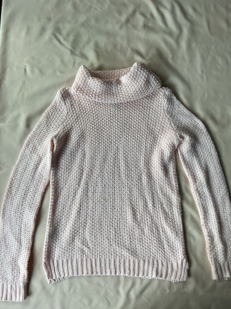 Forever 21 Pink Knit Turtleneck Sweater (Category: Longsleeves) located in Tarlac. Submitted by rieselects (Listing ID 1447159239, Image 2). Description: - Pink knit turtleneck sweater - Brand: Forever 21 - Textured knit pattern all over - Long sleeves with ribbed cuffs - Ribbed hem - Cozy and warm for cooler weather - Size: Medium.