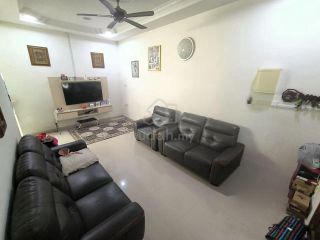 (Category: ) located in . Submitted by azwankamal89 (Listing ID 1423772294, Image 1). Description: .