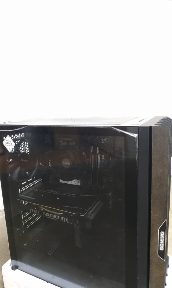 FULL SET PC CHEAP (Category: Desktops) located in Kuala Lumpur. Submitted by ahmad_zar (Listing ID 1447153716, Image 2). Description: Budget PC Gaming Level 1: The Basic Daily / Home Office A fast, reliable machine for general use, web browsing, and very light gaming. * Processor: AMD Ryzen 5 2400G * Graphics: Radeon RX Vega 11 (Integrated) * Motherboard: Asus Prime X570-P * RAM: 16GB DDR4 3200MHz * Storage: 512GB SSD * Power Supply: 650W Full Mo