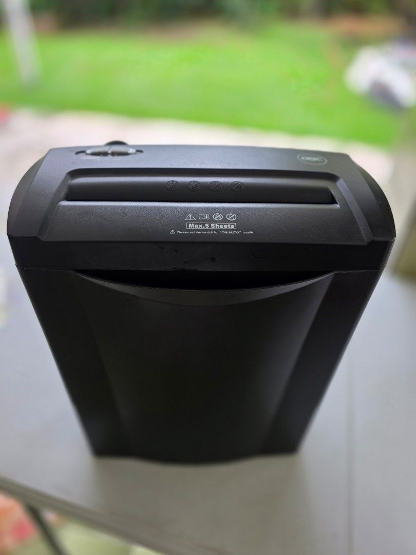 GBC A4 shredder498369865995397121