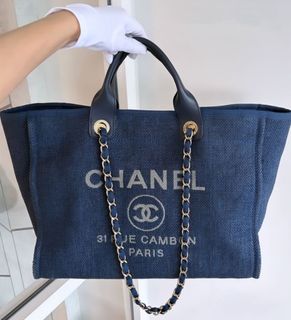 (Category: ) located in . Submitted by luxfashionz (Listing ID 1447196052, Image 1). Description: .