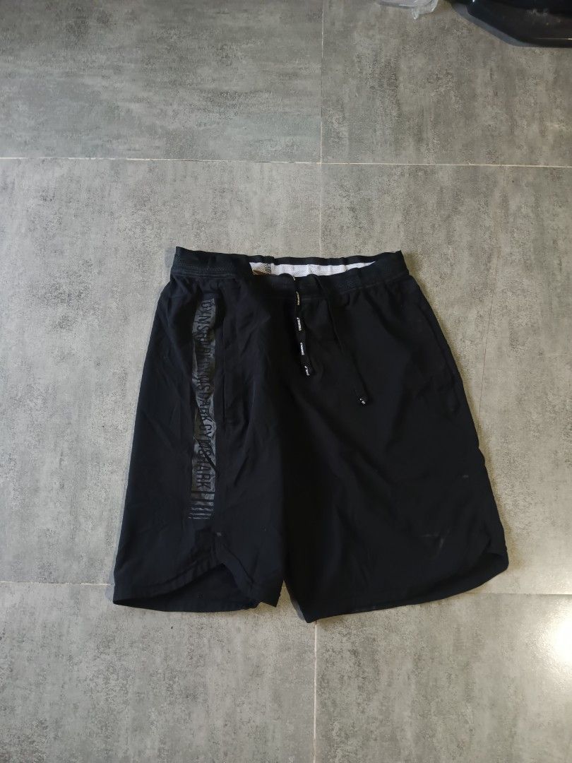 Gymshark Short (Category: Shorts) located in Calape. Submitted by ajgarments (Listing ID 1447263308, Image 1). Description: Excellent Condition Color rate 10/10 Issue: Slightly erased logo (Check 3rd pic) Width 32( Stretchable/Adjustable) length 18.
