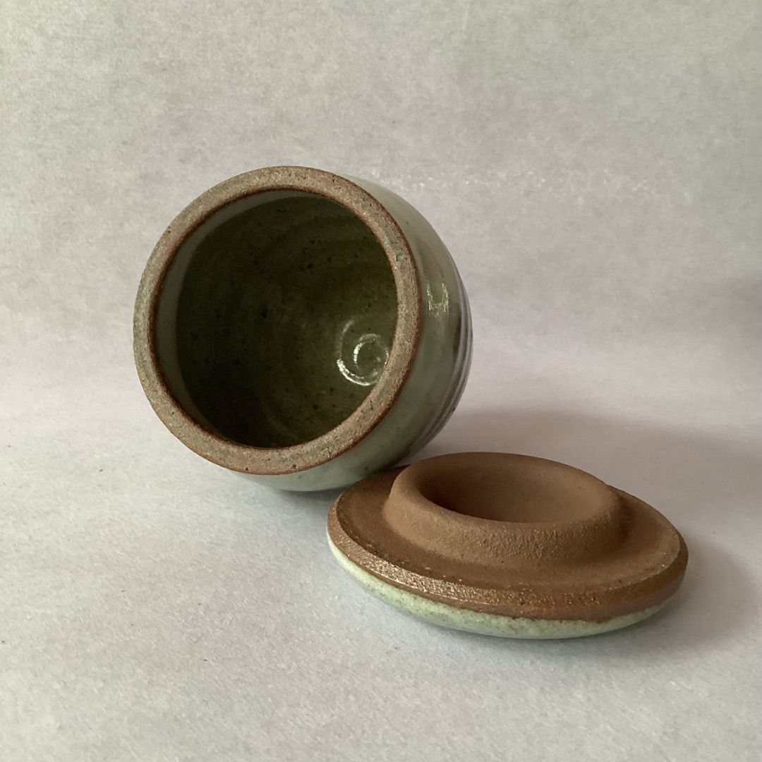 Handcrafted Stoneware Tea Caddy / Spice Jar with Lid (Category: Food Organization & Storage) located in Davao. Submitted by eclectic1925 (Listing ID 1447276976, Image 3). Description: Php230 Handcrafted Stoneware Tea Caddy / Spice Jar with Lid H: 3.7 inches Opening: 2.3 inches Please REVIEW PHOTOS We use 100% repurposed packaging materials SF starts at Php70 via Flash Express First to pay.