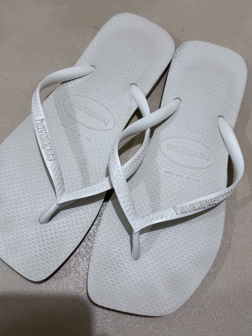 Havaianas White Square Toe Flip-Flops Size 37-38 (Category: Slippers and slides) located in Manila. Submitted by lvp.lvp (Listing ID 1447220037, Image 1). Description: Pick up only.