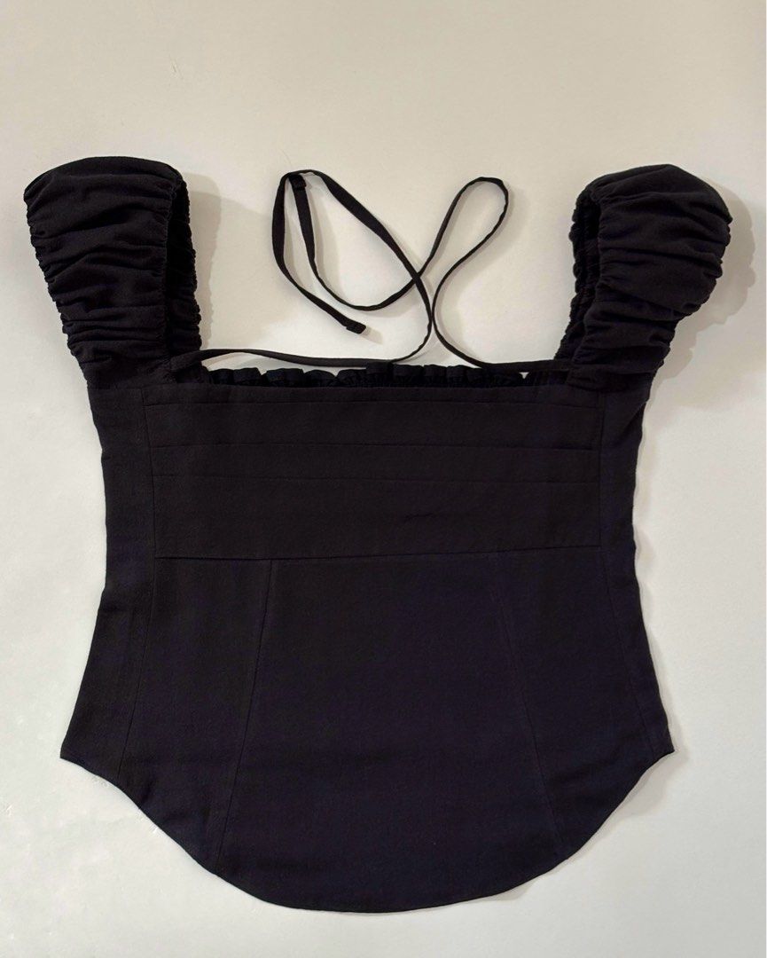 Heure 141 Ballerina Top (Category: Sleeveless) located in Manila. Submitted by astrid_21 (Listing ID 1447272979, Image 1). Description: - price: 900 + sf - condition: never used/brand new - mop: gcash/bdo/paypal - mod: j&t/lalamove/meetup at dlsu rfs: decluttering .