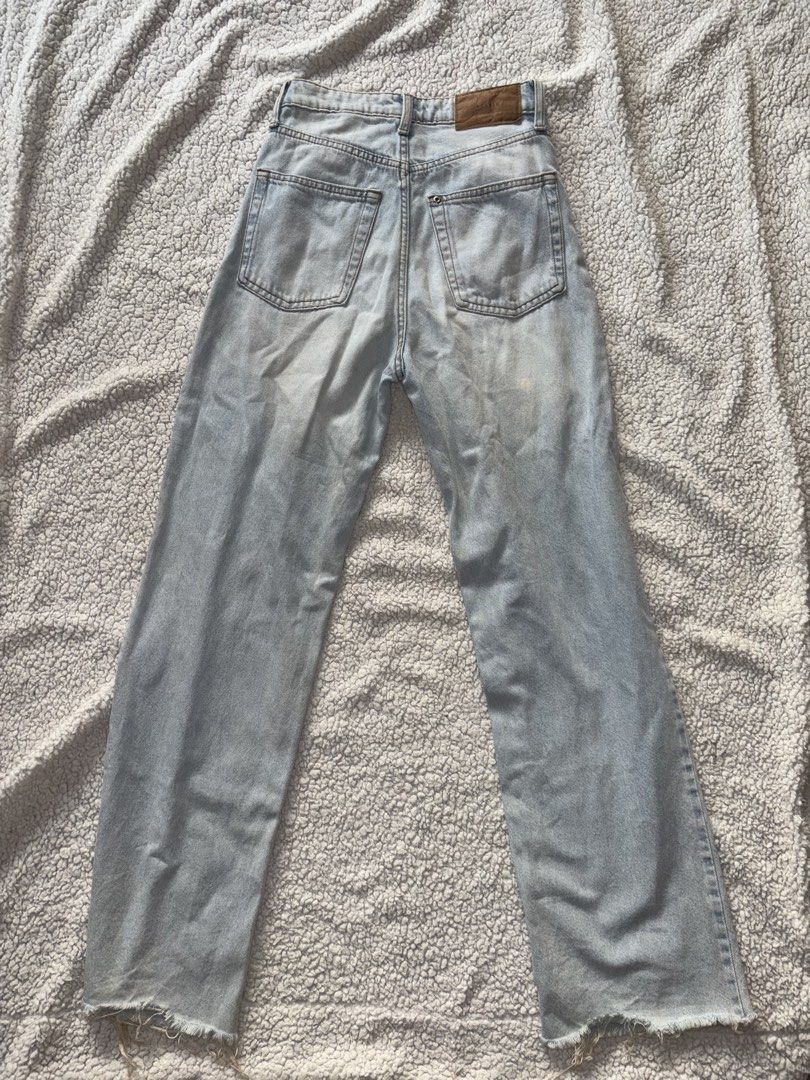 H&M Wide Leg Jeans Light Wash (Category: Jeans) located in San Fernando. Submitted by declutterdolly (Listing ID 1447204974, Image 2). Description: Size: Eur 34 US 2 Closet clean-out, hoping these find new homes 📍Pampanga.