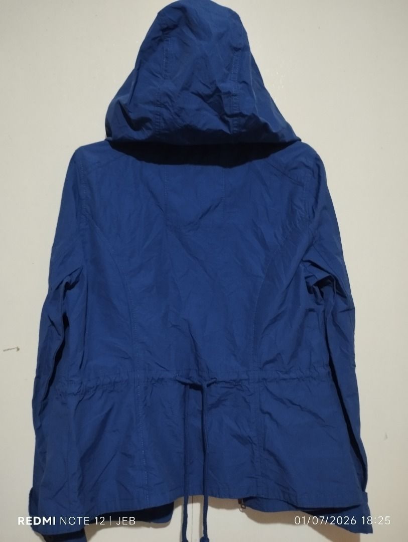 HOLLISTER JACKET HOODIE (Category: Coats, Jackets and Outerwear) located in Tubigon. Submitted by yoonathrift.31 (Listing ID 1447117047, Image 3). Description: THRIFT BUT ITS LIKE BRAND NEW WITH TAG.