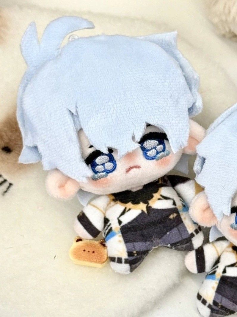 Honkai stat rail hsr phainon nunu 10cm doll (Category: Designer & Blind Box Toys) located in Muntinlupa City. Submitted by topperware (Listing ID 1447138909, Image 3). Description: printed body 10cm brand new.