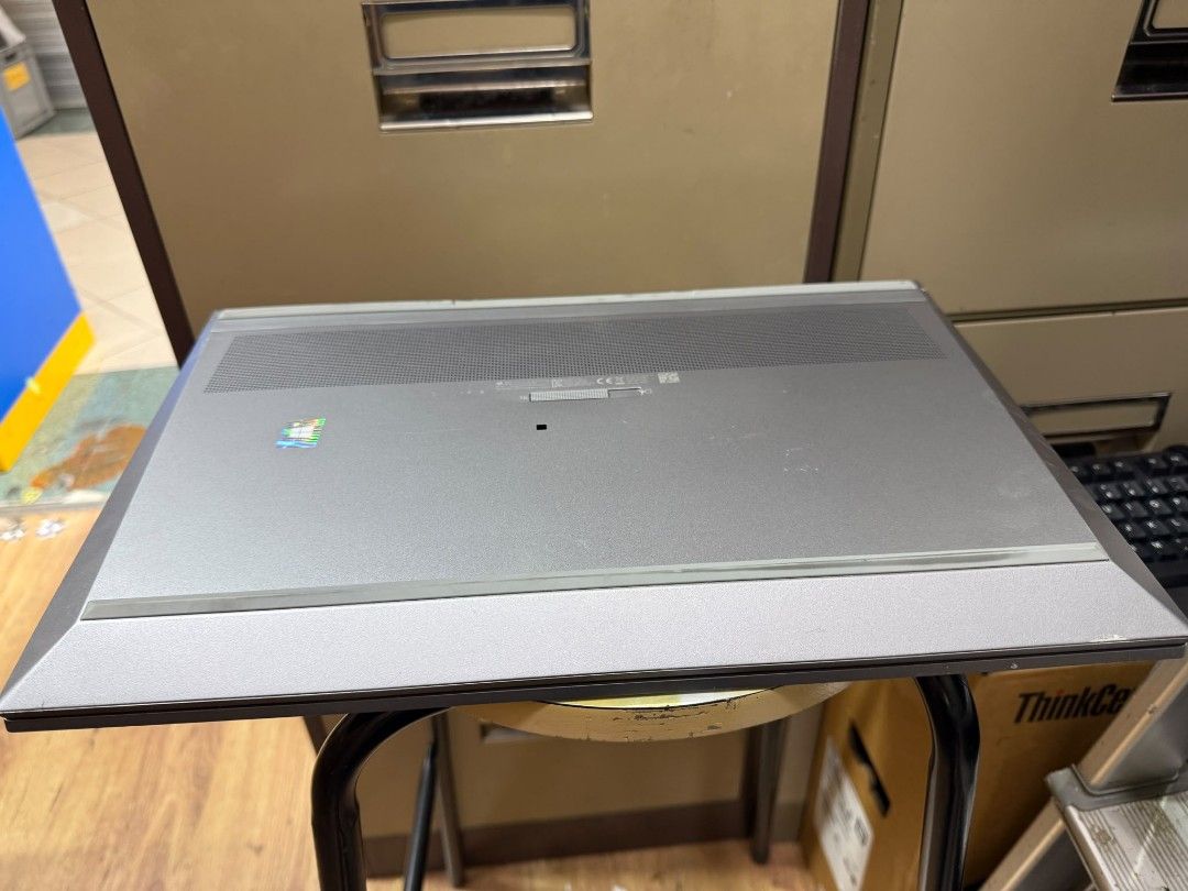 Hp ZBook 17498472355859025924