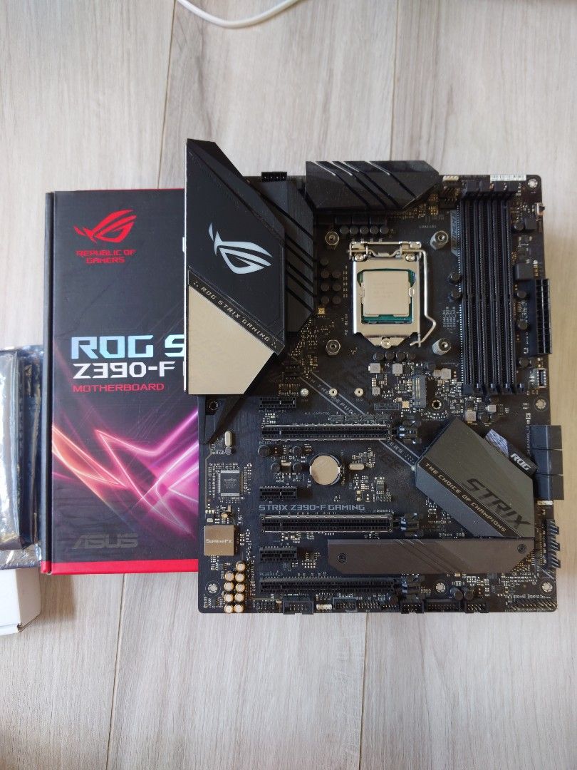 I7 9700K + ASUS ROG STRIX Z390-F GAMING 主機板+ COOLER MASTER 塔散