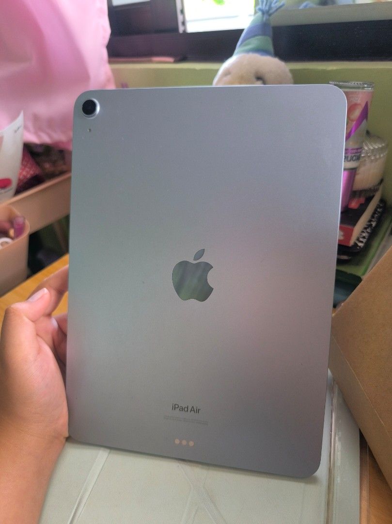 iPad Air 6 11 inches (Category: iPad) located in Kawayan. Submitted by lbufz (Listing ID 1447116521, Image 1). Description: For Sale: iPad Air 11-inch (M2) 128GB Wi-Fi •Bought: November 2024 •Original Price: ₱41,000 •Battery Health: 86% •Cycle Count: 221 •Barely any dents •Fully functional — no ghost touch, no lag, and all buttons, cameras, speakers, and Touch ID work properly. •Issue: The iPad has a white spot on the display (similar to a dead p