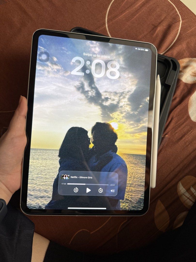 iPad Pro 11 M4 (WiFi and Cellular) (Category: iPad) located in Cabanatuan. Submitted by jaycapatrisha (Listing ID 1447158767, Image 3). Description: iPad Pro 11 M4 (WiFi and Cellular) Inclusions: Complete with box and chargers iPad cases (Moft Dynamic Folio case, etc.) Apple Pencil Pro (with box) Logitech Combo Touch Detachable Keyboard Case .