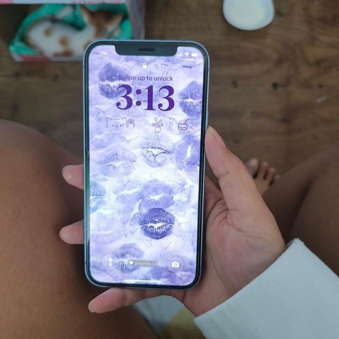 Iphone 12 128gb (Category: iPhone 12 Series) located in General Trias. Submitted by trapsi0749595 (Listing ID 1447117033, Image 2). Description: 6mos lang nagamit rfs: upgrade minor scratch sa frame.