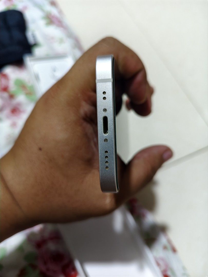 Iphone 12 Mini 256GB (Category: iPhone 12 Series) located in Caloocan City. Submitted by true.ssupernoy (Listing ID 1447280304, Image 3). Description: - iPhone 12 Mini - 256GB Storage - White Color Inclusion: Box and Pin 74% Battery Health (Original) No repairs Good Condition Meet up: San Mateo, Marikina or QC Negotiable.