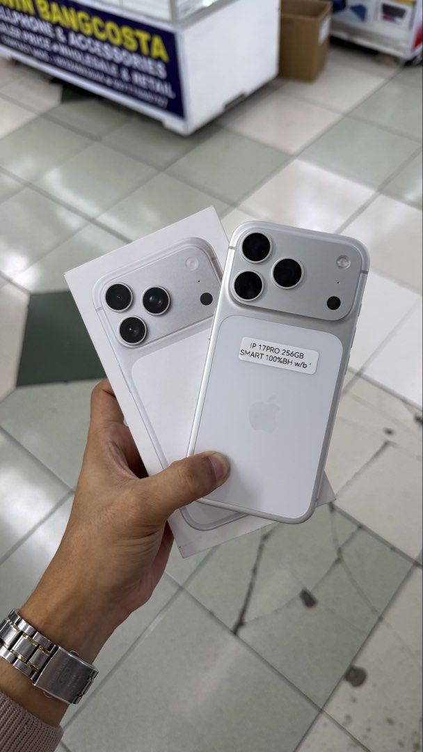 iPhone 17 Pro 256gb SMART Locked 100% batt 0 cycle count with same serial box (Category: iPhone 17 Series) located in Manila. Submitted by carimgadgets (Listing ID 1447249659, Image 1). Description: .