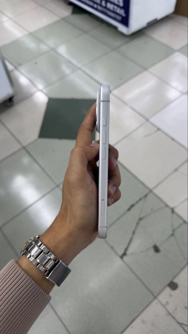 iPhone 17 Pro 256gb SMART Locked 100% batt 0 cycle count with same serial box (Category: iPhone 17 Series) located in Manila. Submitted by carimgadgets (Listing ID 1447249659, Image 2). Description: .