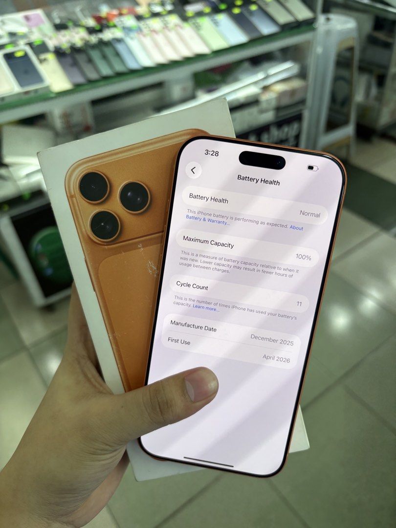 iPhone 17 Pro Max 256GB Factory Unlock No Issue Secondhand (ESIM) (Category: iPhone 17 Series) located in Pasig City. Submitted by FarAndRayShop (Listing ID 1447269367, Image 3). Description: OPEN FOR SWAP/SELLING/BUYING (RFS: Buy and Sell) Price: 67,499 iPhone 17 Pro Max 256GB •FACTORY UNLOCK (ESIM) •NO HIDDEN ISSUES •TEST TO SAWA •Authentic Phone Physical store in Greenhills Shopping Center XD-14 Stall Number Look For Rayray Or Anika NO CASH IN