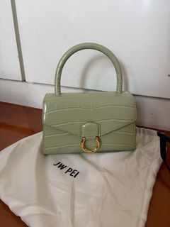 （分類：）位於 。 由 kbeautyhunter 提交（商品編號 1447190332，圖片 1）。簡介： 。