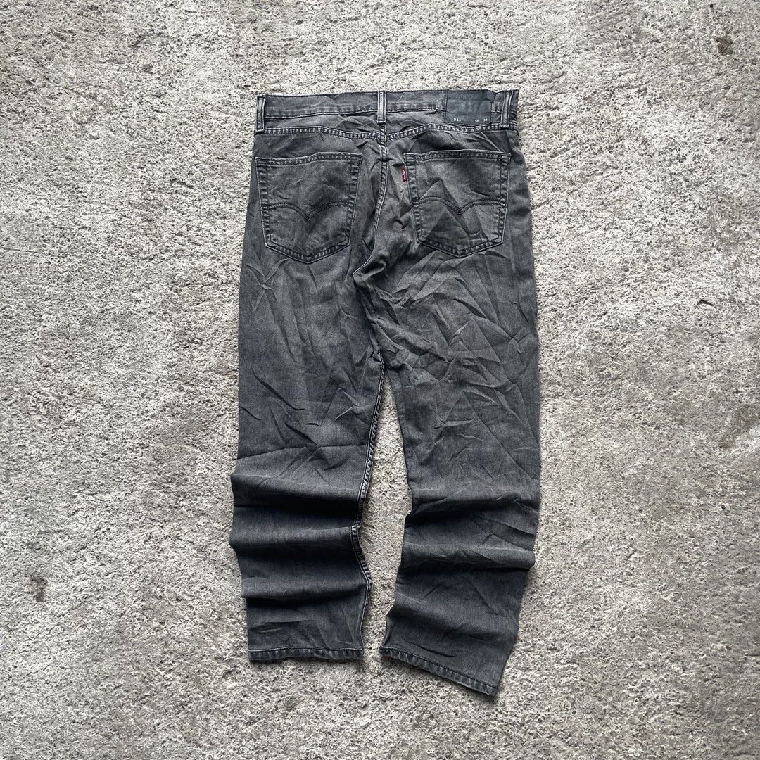 Levis 511 Straight Leg Pants (Category: Jeans) located in Cebu City. Submitted by jaydeeace (Listing ID 1447242444, Image 1). Description: Levis 511 Straight Leg Pants Waist 34-36 Length 40.5 | Hem 7.5 Excellent condition Minimal scratches Dm if Interested 📩.