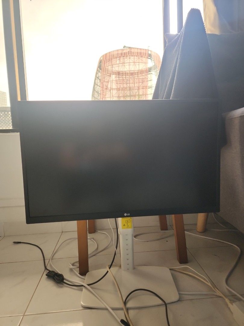 LG Monitor Negotiable