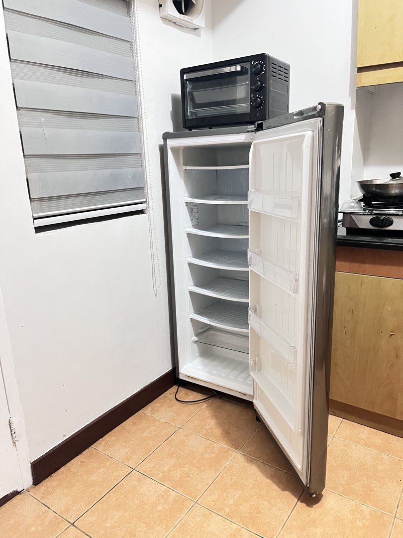 LG Upright Freezer Refrigerator (Category: Refrigerators and Freezers) located in Taguig. Submitted by mihox (Listing ID 1447182199, Image 2). Description: •Condo use •Use for almost a year lang. •No issue •Never been repair.